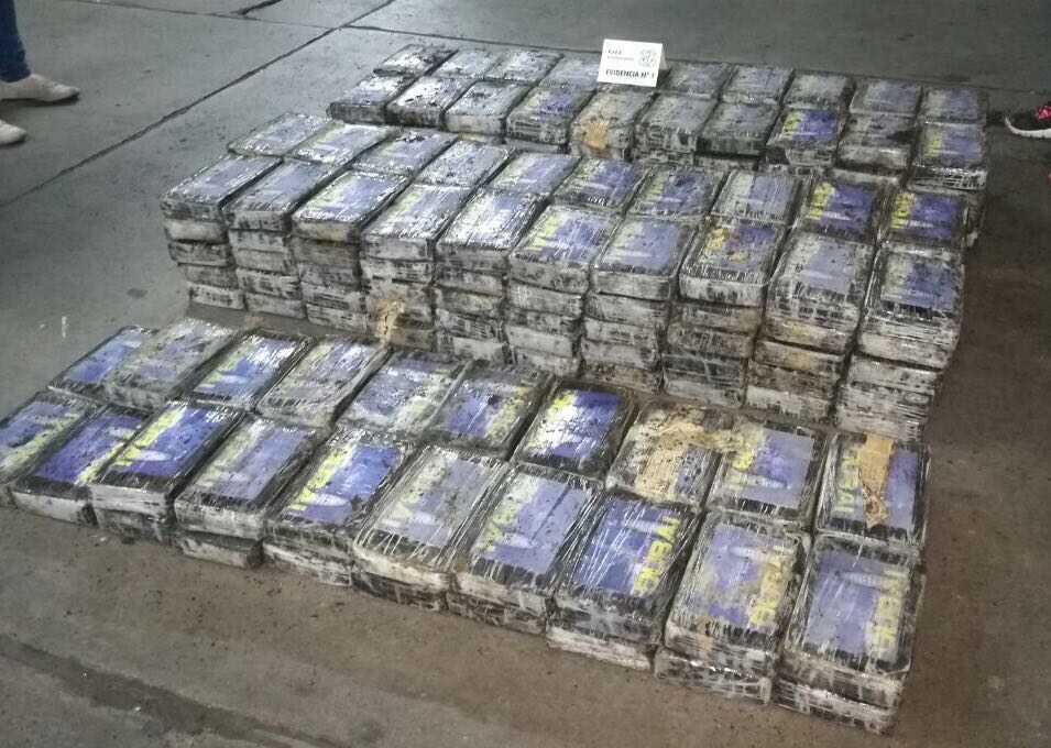 Autoridades decomisan 1.3 toneladas de cocaína en el Pacífico Sur