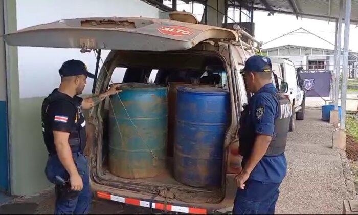 Ministerio de Seguridad decomisó 650 litros de combustible en una buseta escolar en Crucitas