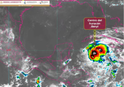 Huracán Beryl se degrada a Categoría 2 y ya se ubica a 415 kilómetros de Quintana Roo